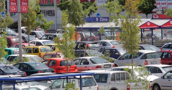 A hazai autósok véleménye a közlekedési kultúráról és a szervizekről rendkívül változatos, tükrözve a közlekedési szokásokat és a szolgáltatások minőségét. Sokan úgy érzik, hogy a közlekedési kultúra folyamatosan fejlődik, de még mindig vannak kihívások, 