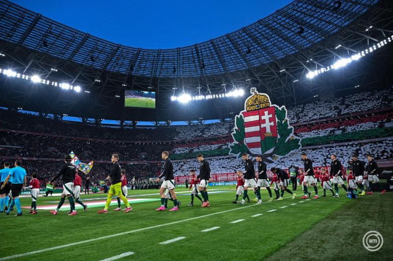 Magyarország labdarúgó-válogatottja súlyos következményekkel néz szembe, miután az MLSZ (Magyar Labdarúgó Szövetség) büntetést kapott az UEFA-tól. Az eset rávilágít a sportág körüli szabályok és normák betartásának fontosságára, és a szövetségnek most sür