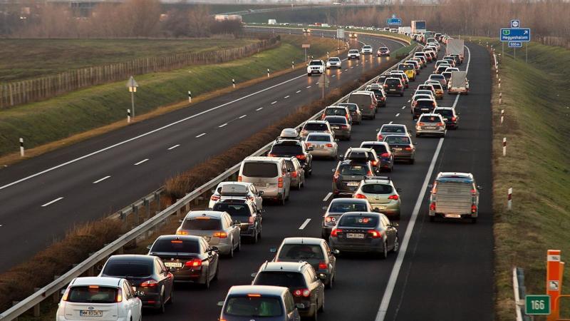 Figyelem! Az M3-as autópályán több kilométeres dugó alakult ki!
