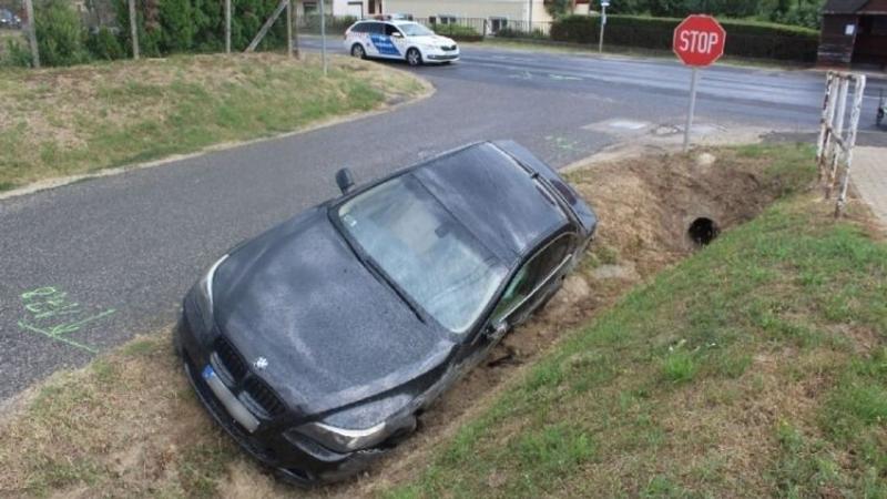 Felszabadult tempó Alsópáhokon: rendőrök lepleztek le egy drogos vezetőt!