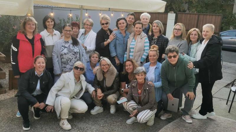 Legendák összejövetele - nosztalgiázott a szolnoki női futballcsapat - képgalériával

A szolnoki női futballcsapat tagjai egy különleges esemény keretein belül idézték fel a múlt emlékeit. A legendás játékosok találkozója nemcsak a sport múltját, hanem a 