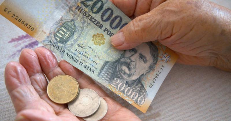 A Nyugdíjguru részletesen kifejtette, mit takar a degresszió fogalma: vajon lehetséges lenne a nyugdíjak adóztatása Magyarországon? E kérdéskör különösen aktuális, hiszen a nyugdíjrendszer fenntarthatósága és a társadalmi igazságosság egyaránt foglalkozta