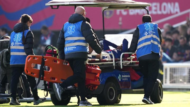 Úgy megütötték a Barca játékosát, hogy a szájából vér fröccsent, és alig tudott levegőt venni.