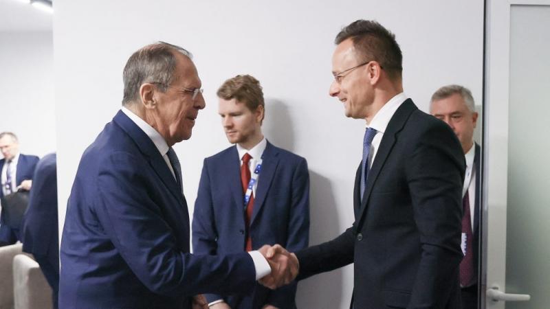 Lavrov: Magyarország és Szlovákia is figyelemmel kíséri az eurázsiai biztonsági helyzetet