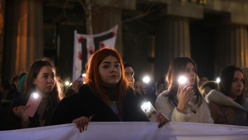 Több ezer fős, kormányellenes demonstráció zajlott Belgrádban.