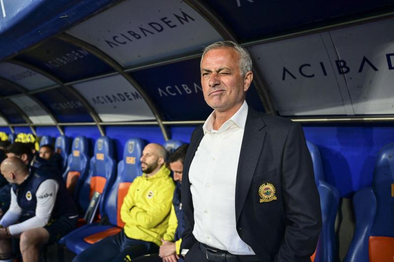 Újra a reflektorfénybe lép José Mourinho, aki a sztárcsapat edzőjeként folytatja pályafutását. De vajon mi vár a Liverpoolra? A címvédő trónja már most is ingatag lábakon áll?