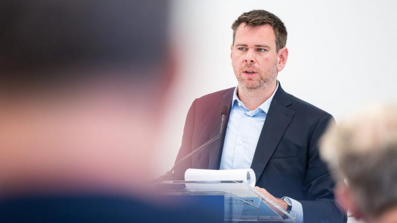 Vitézy Dávid: A kormány Budapestet 23 önálló városra osztja fel.
