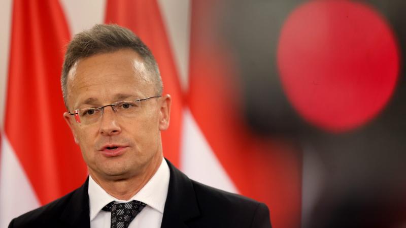 Szijjártó Péter bejelentette, hogy egy új kőolajvezeték építése kezdődik Magyarország és Szerbia között. Ez a projekt jelentős lépés a két ország közötti energetikai együttműködés erősítésében, és várhatóan hozzájárul a regionális energiaellátás biztonság