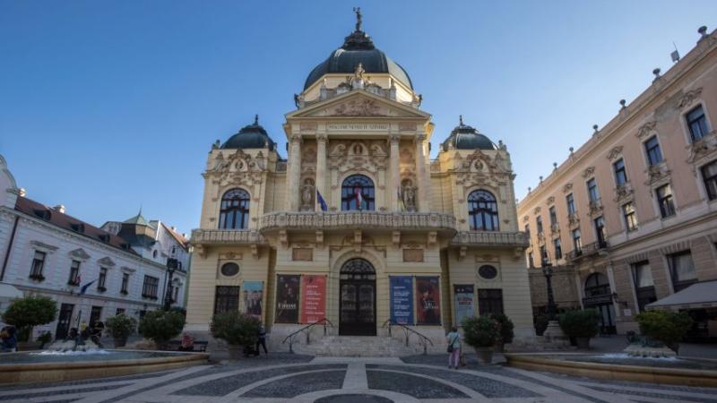 Pályázatot hirdet a Pécsi Nemzeti Színház az igazgatói pozíció betöltésére.