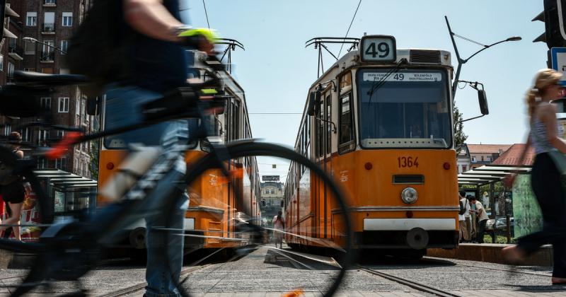 A felújítások mellett az utasoknak érdemes felkészülniük a nyári menetrendre is.