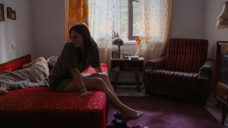 Kolozsvár filmes pillanatképei

Kolozsvár, az erdélyi gyöngyszem, nem csupán történelmi emlékekkel büszkélkedhet, hanem mozgalmas kulturális élettel is, amely folyamatosan inspirálja a filmkészítőket. A város festői utcái és lenyűgöző épületei olyan külön
