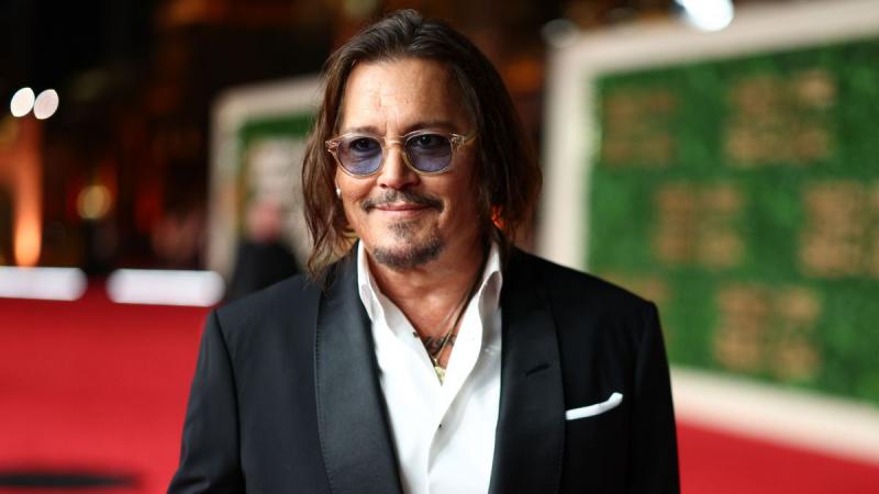 Johnny Depp nosztalgiával gondol vissza a Vaness Paradis-szal eltöltött időszakára. A szakítás óta úgy tűnik, hogy nem találja a helyét az életben, és a régi idők emlékét keresi. 