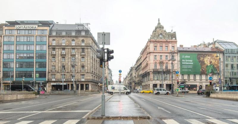 Újabb közlekedési zűrzavar Budapesten: egy kulcsfontosságú csomópont torlódik le.