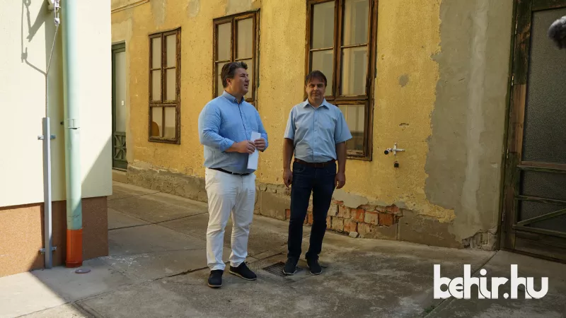 Százharminc millió forint értékben új arculatot kap az orosházi Táncsics gimnázium.