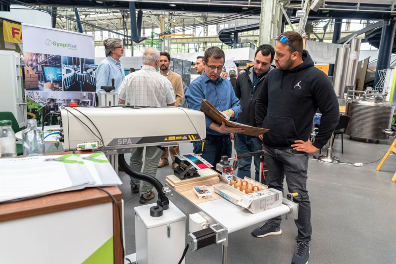 Az idei FoodTechShow a fenntarthatóság szellemében valósul meg, bemutatva a modern mezőgazdaság innovatív megoldásait. A rendezvény célja, hogy a résztvevők betekintést nyerjenek a jövő élelmiszertermelési technikáiba, amelyek hozzájárulnak a környezeti e