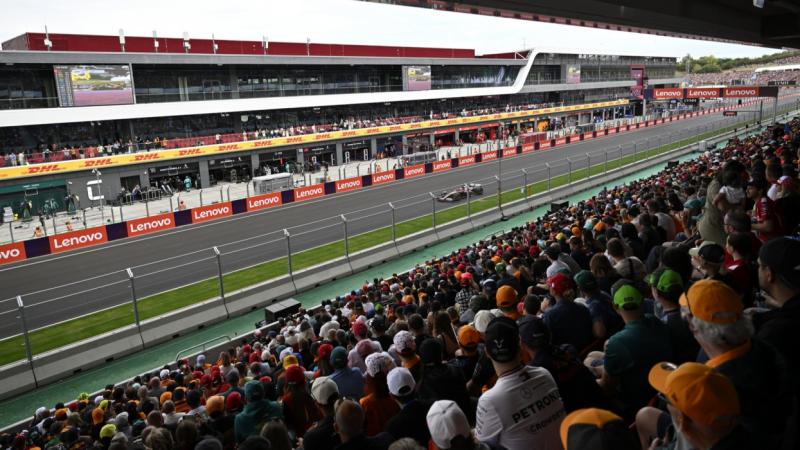 Itt az izgalmas bejelentés: bemutatkoznak az F1 világában debütáló Cadillac pilótái! Vajon sikerül-e összeállítaniuk a tökéletes csapatot a győzelemért? - Pénzcentrum