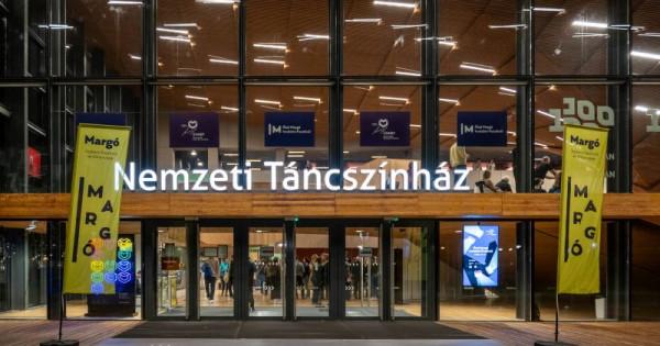 Fedezd fel a könyvek varázslatos világát az Őszi Margón, amely október 9-én vár rád! Itt olyan művek és szerzők kerülnek a középpontba, akik inspiráló kalandokat és mély gondolatokat kínálnak. Ne hagyd ki ezt az egyedülálló lehetőséget, hogy új olvasmányo