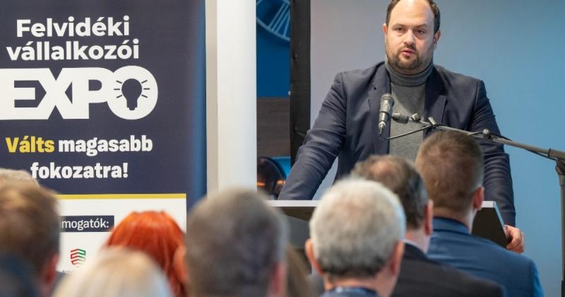 Nacsa Lőrinc: A gazdasági erő a magyar megmaradás kulcsa
A magyar identitás és kultúra megőrzésének alapvető feltétele a gazdasági erő és stabilitás. Nacsa Lőrinc hangsúlyozza, hogy a nemzet jövője szorosan összefonódik a gazdasági teljesítménnyel, hisze